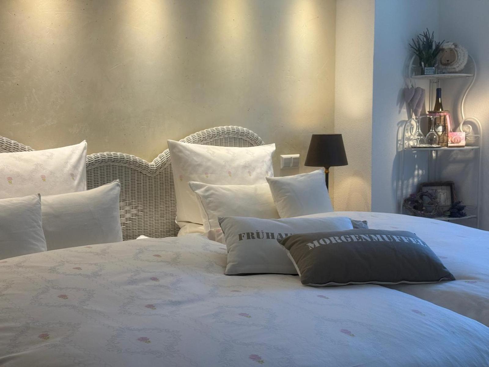 Gaestehaus Ina-Maria, Apartments Obernhof Ngoại thất bức ảnh