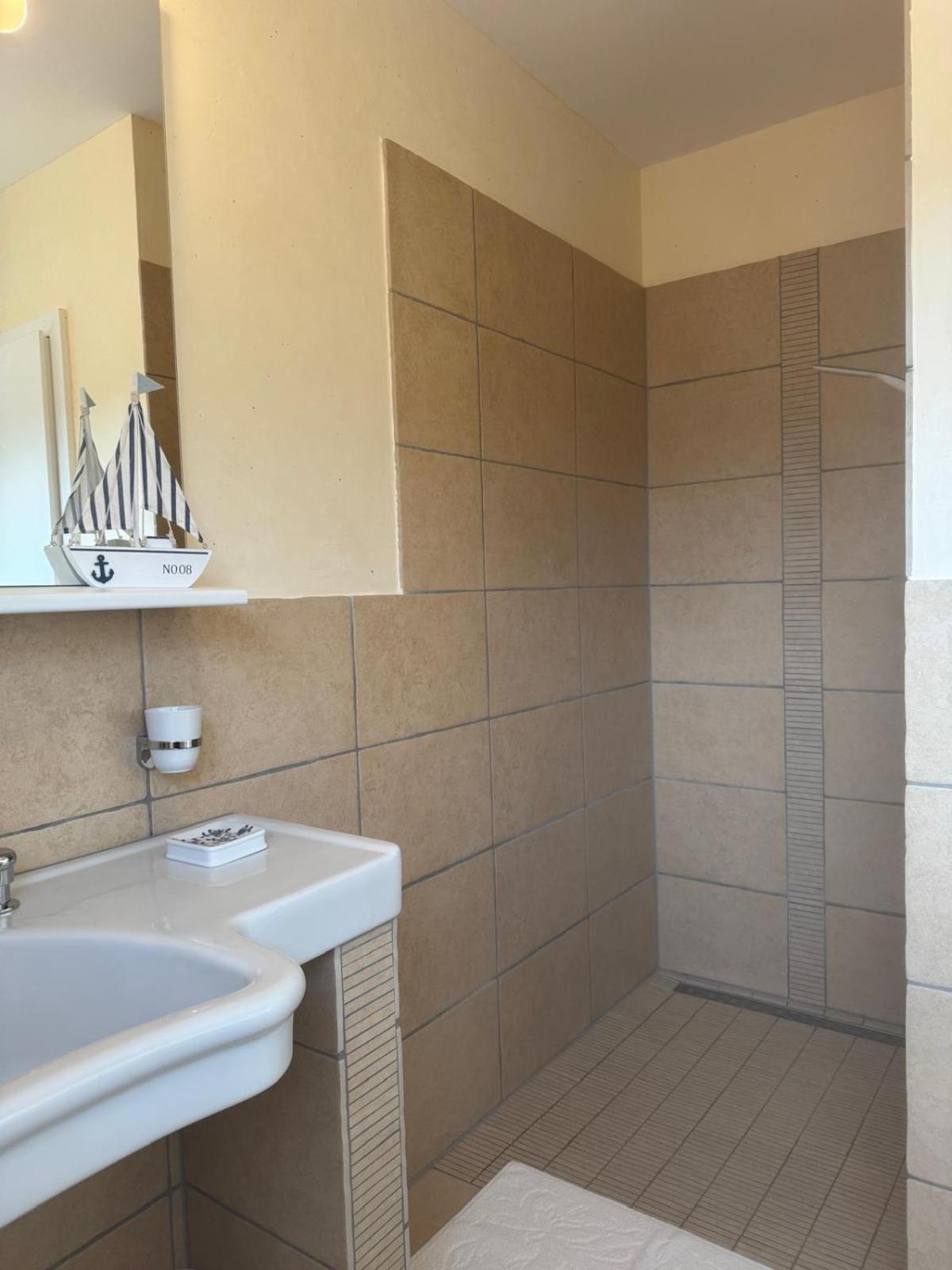 Gaestehaus Ina-Maria, Apartments Obernhof Ngoại thất bức ảnh
